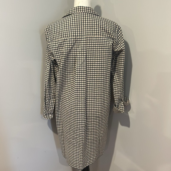 Frank & Eileen Hunter Step-Hem Button Shirtdress in Navy and Natural Sand - Picture 6 of 12